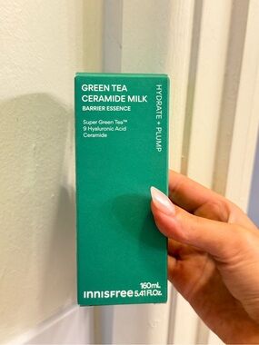 Innisfree green tea ceramide milk